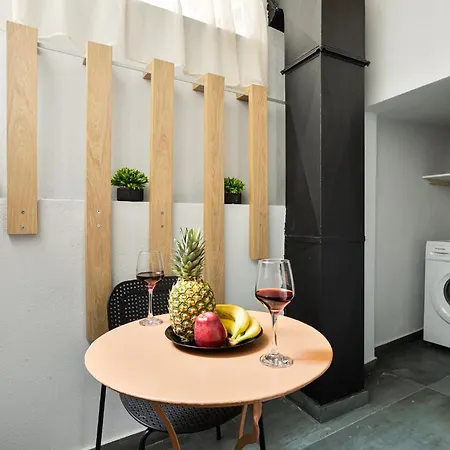 Lägenhet Superlux Near White Tower