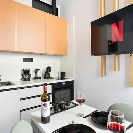 Apartment Superlux Near White Tower *