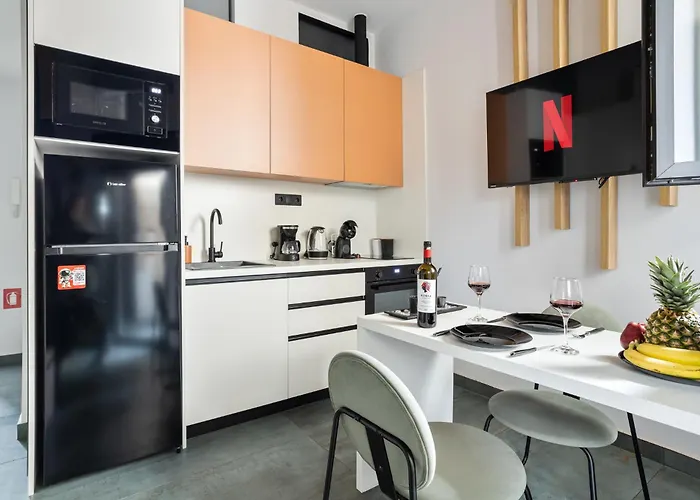 Apartment Superlux Near White Tower
